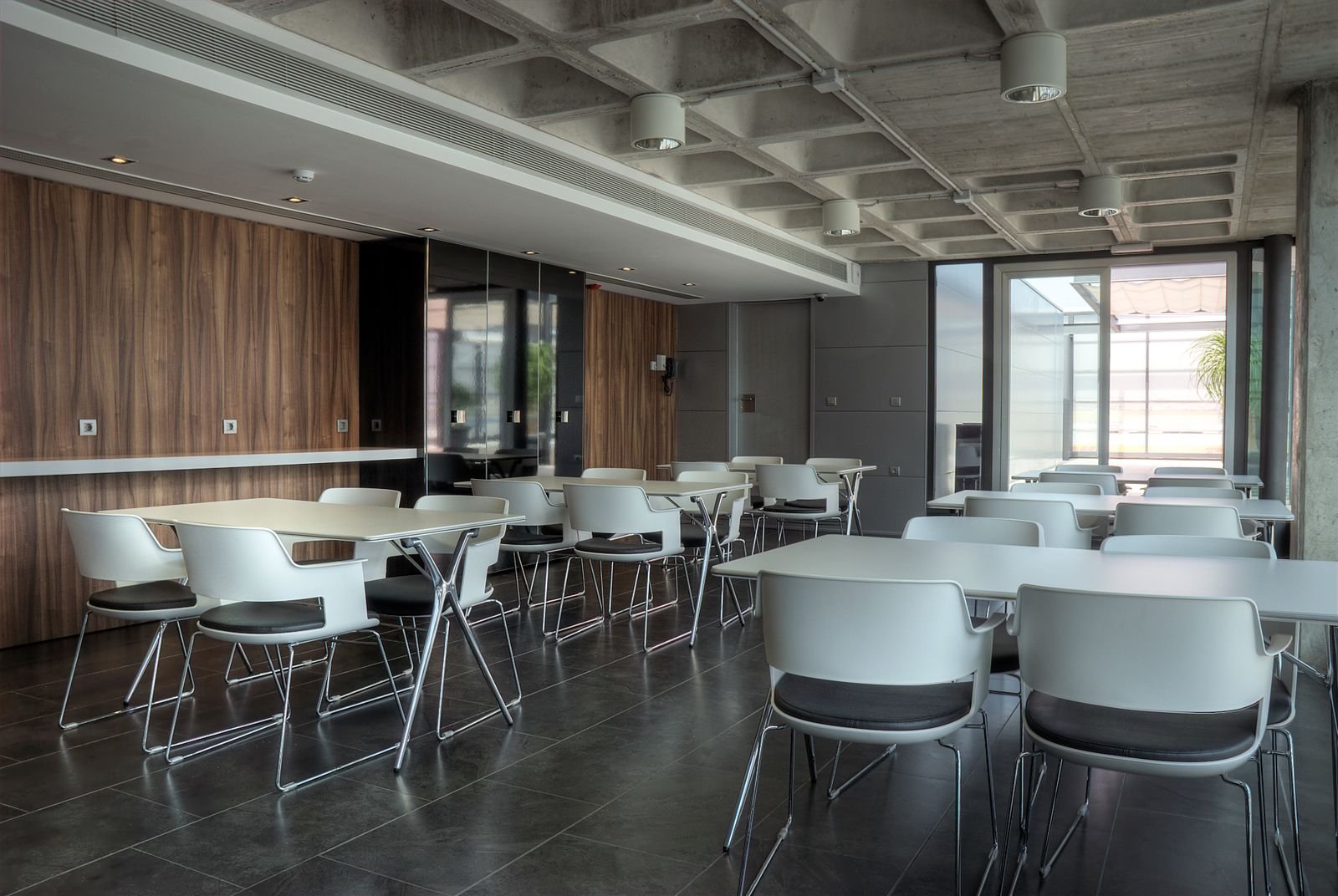 Salle commune et cafétéria propres